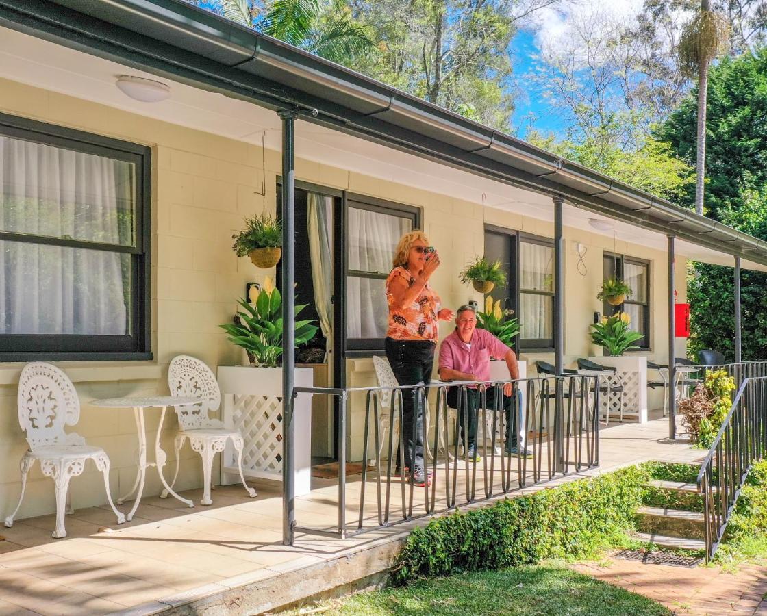 מאונט טאמבורין Tall Trees Motel Mountain Retreat מראה חיצוני תמונה