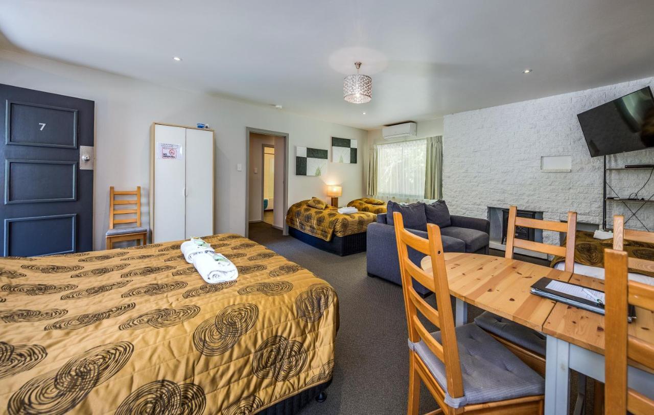 מאונט טאמבורין Tall Trees Motel Mountain Retreat מראה חיצוני תמונה